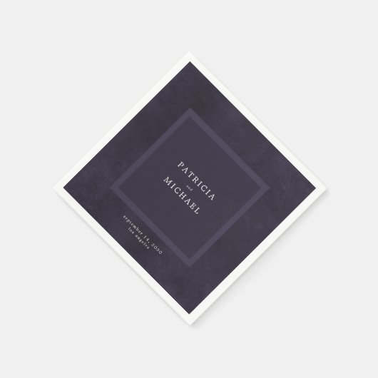 Serviette En Papier Mariage violet foncé simple moderne élégant (Coin)