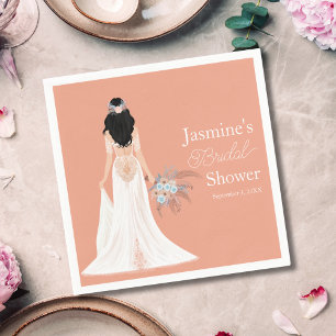 Serviette En Papier Mariée aux cheveux noirs boho avec des fleurs