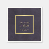 Serviette En Papier Mariée et mariée mariage en or violet foncé (Devant)