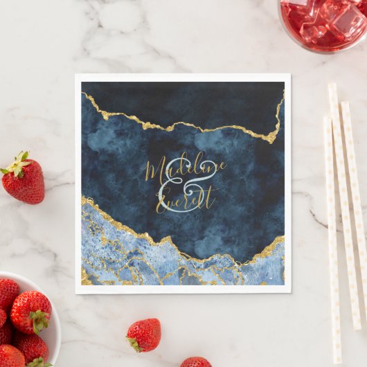 Serviette En Papier Marine Blue Gold Foil Agate Marbre Mariage Monogra (En situation)