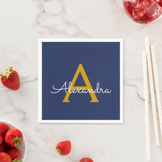 Serviette En Papier Marine Blue Gold Script Monogramme Nom Moderne (En situation)