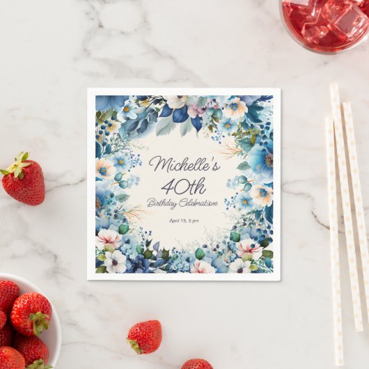 Serviette En Papier Marine Dusty Bleu Blanc Floral 40e anniversaire (En situation)