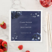 Serviette En Papier Marine Peony Assembly Dîner Carré de 8" (En situation)