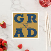 Serviette En Papier Marine sur la graduation en or (En situation)