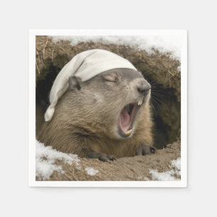 Serviette En Papier Marmotte bâillant portant un bonnet de nuit