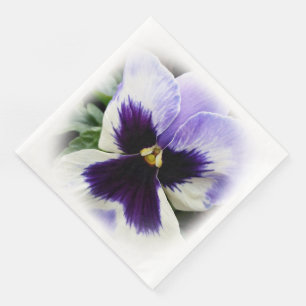 Serviette En Papier mauve-foncé sur la pensée blanche
