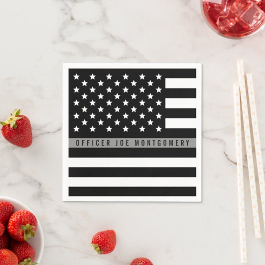 Serviette En Papier Mince Gris Line American Flag Monogramme (En situation)