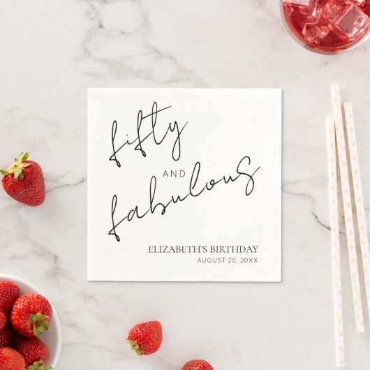 Serviette En Papier Minimal Black White Fifty and Fabulous Birthday (En situation)