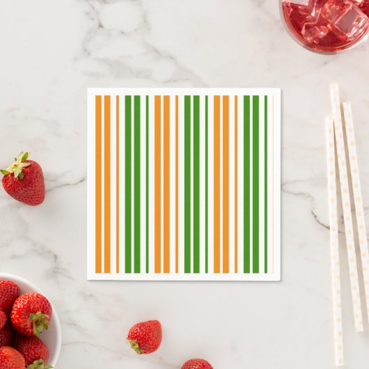 Serviette En Papier Modèle de rayures verticales orange vert blanc (En situation)