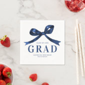 Serviette En Papier Modern Blue Bow Graduation Party (En situation)