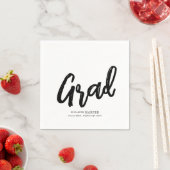 Serviette En Papier Modern Grad Brush Script Diplômé (En situation)