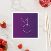 Serviette En Papier Moderne 2 Initiales | Ombre subtile violet profond (En situation)