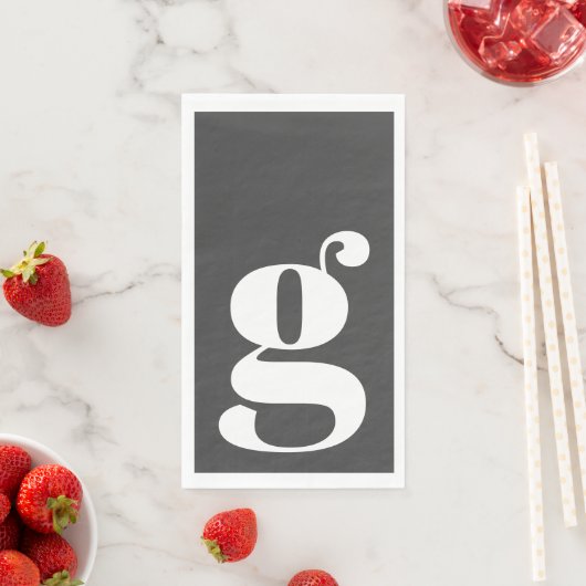 Serviette En Papier Monogramme minimal initial en gras noir (En situation)