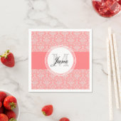 Serviette En Papier Monogramme moderne Damask Napkin Corail (En situation)