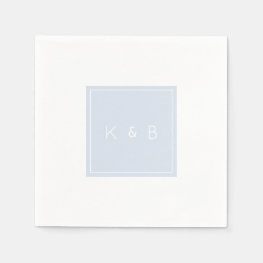 Serviette En Papier Monogramme moderne Dusty Blue & White Cocktail (Devant)