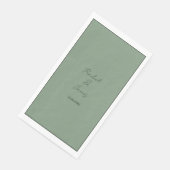 Serviette En Papier Monogramme Nom Sage Green Elegant Script Mariage (Coin)