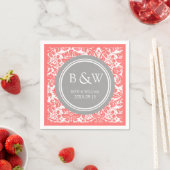 Serviette En Papier Monogramme personnalisé Mariage Napkin Coral Gris (En situation)