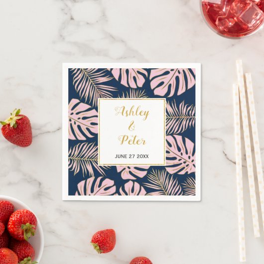 Serviette En Papier Monstère tropicale rose, palmier feuille mariage d (En situation)