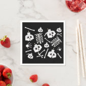 Serviette En Papier Motif des os crâniens de squelette d'Halloween (En situation)