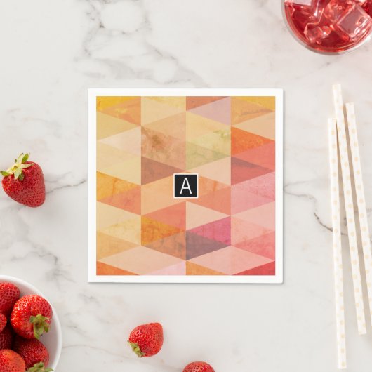 Serviette En Papier Motif géométrique Triangle souple | Monogramme (En situation)