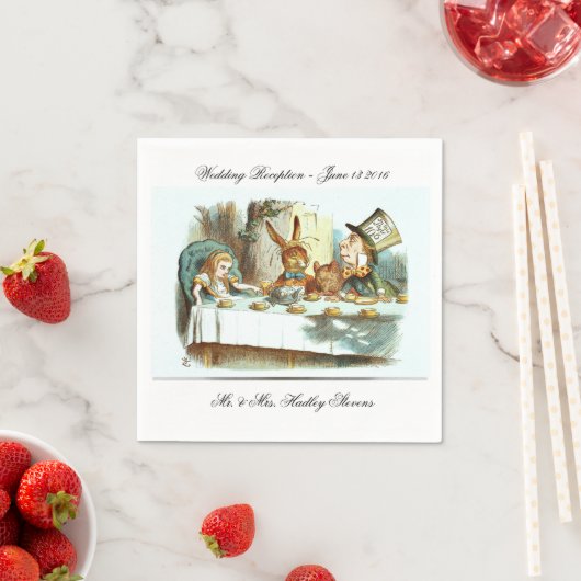 Serviette En Papier NAPKINS mariages -ALICE IN WONDERLANDS THÉ PARTY- (En situation)