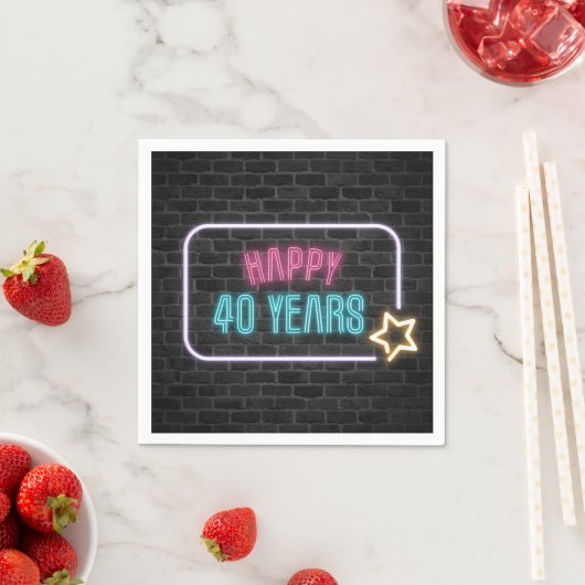 Serviette En Papier Neon 40e Marque d'anniversaire en brique (En situation)