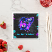 Serviette En Papier Neon Graffiti Six Seven Birthday Napkins (En situation)