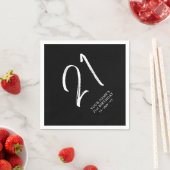 Serviette En Papier Noir & Blanc | Brosse Script 21e fête d'anniversai (En situation)