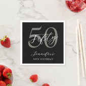 Serviette En Papier Noir et blanc moderne Élégant 50e anniversaire (En situation)