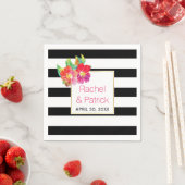 Serviette En Papier Noir, rayures blanches, fleurs d'aquarelle mariage (En situation)