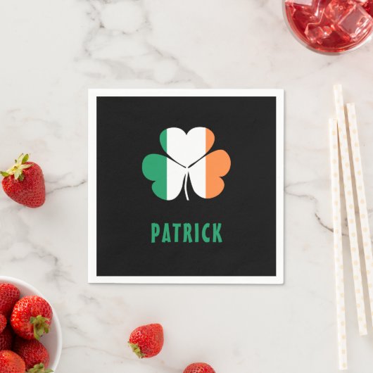 Serviette En Papier Nom personnalisé Celtic Irlande Shamrock Drapeau i (En situation)