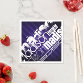 Serviette En Papier Nom personnalisé sur les bandes violettes violette (En situation)