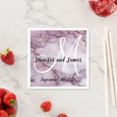 Serviette En Papier Noms de Mariage de marbre violet Faux (En situation)