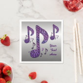 Serviette En Papier Notes musicales argentées pourpre (En situation)