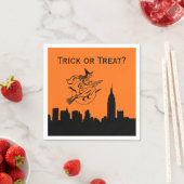 Serviette En Papier NYC Skyline Silhouette Halloween Flying Witch (En situation)