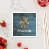 Serviette En Papier Oklahoma State Flag on Old Wood (En situation)