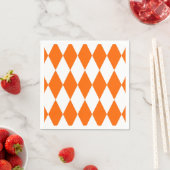Serviette En Papier Orange blanc Arlequin Diamants Checkers Design (En situation)
