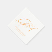 Serviette En Papier Orange Calligraphie Élégante Script Diplôme (Coin)