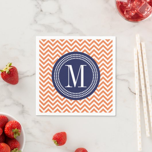 Serviette En Papier Orange Chevron Zigzag Personnalisé Monogramme (En situation)