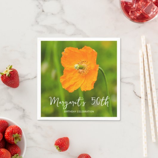 Serviette En Papier Orange Poppy Flower On Green 50th Birthday Party (En situation)