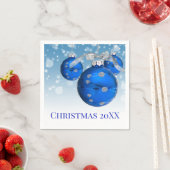 Serviette En Papier Ornements De Noël Bleus Avec Pneus De Neige (En situation)