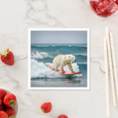 Serviette En Papier Ours Polaire Sur Une Planche De Surf (En situation)