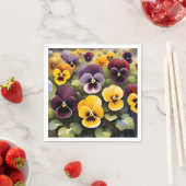 Serviette En Papier Pansies jaunes et violets aquarelle (En situation)