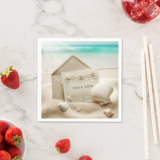 Serviette En Papier Papeterie mariage Dans Ocean Beach Sand (En situation)