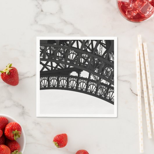 Serviette En Papier Papier Arche Tour Eiffel noir et blanc (En situation)