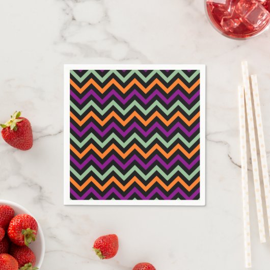 Serviette En Papier Papier citrouille, violet, vert et noir Chevron (En situation)