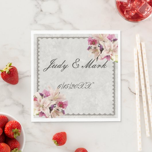 Serviette En Papier Papier Mariage en marbre blanc Lily (En situation)