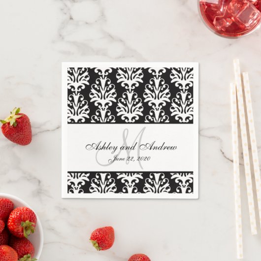 Serviette En Papier Papier Mariage noir blanc Damask Monogram (En situation)