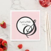 Serviette En Papier Papier monogramme rose noir personnalisé (En situation)