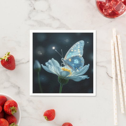 Serviette En Papier Papillon bleu sur une fleur de lune (En situation)
